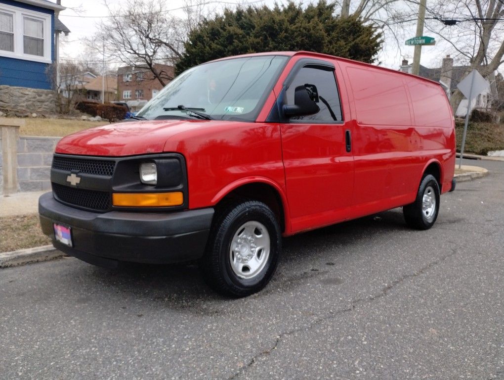 2009 Chevy Express 2500 Cargo Van 138,000 Mi Runs Great