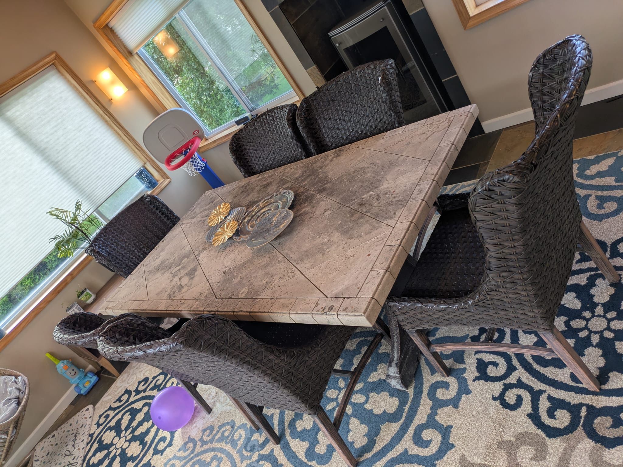 Outdoor Dinning Table And 6 Chairs