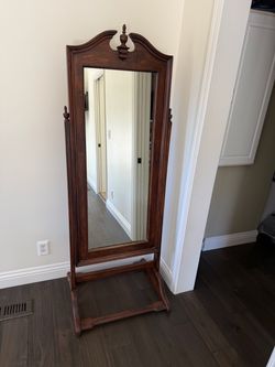 Beautiful freestanding mirror