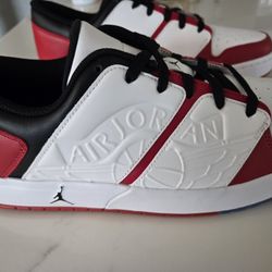  Jordan Nu Retro 1 Low Chicago Size 11.5 Never Worn, No Box