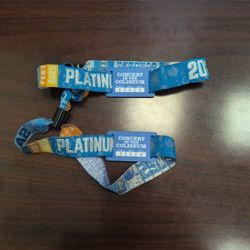Blake Shelton And Gwen Stefani - 2 Platinum Tickets For Sale