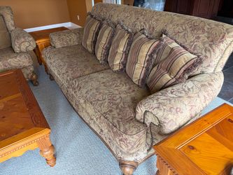 Traditional Floral Upholstered Sofa with Wood Legs