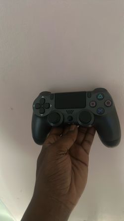 Black ps4 controller