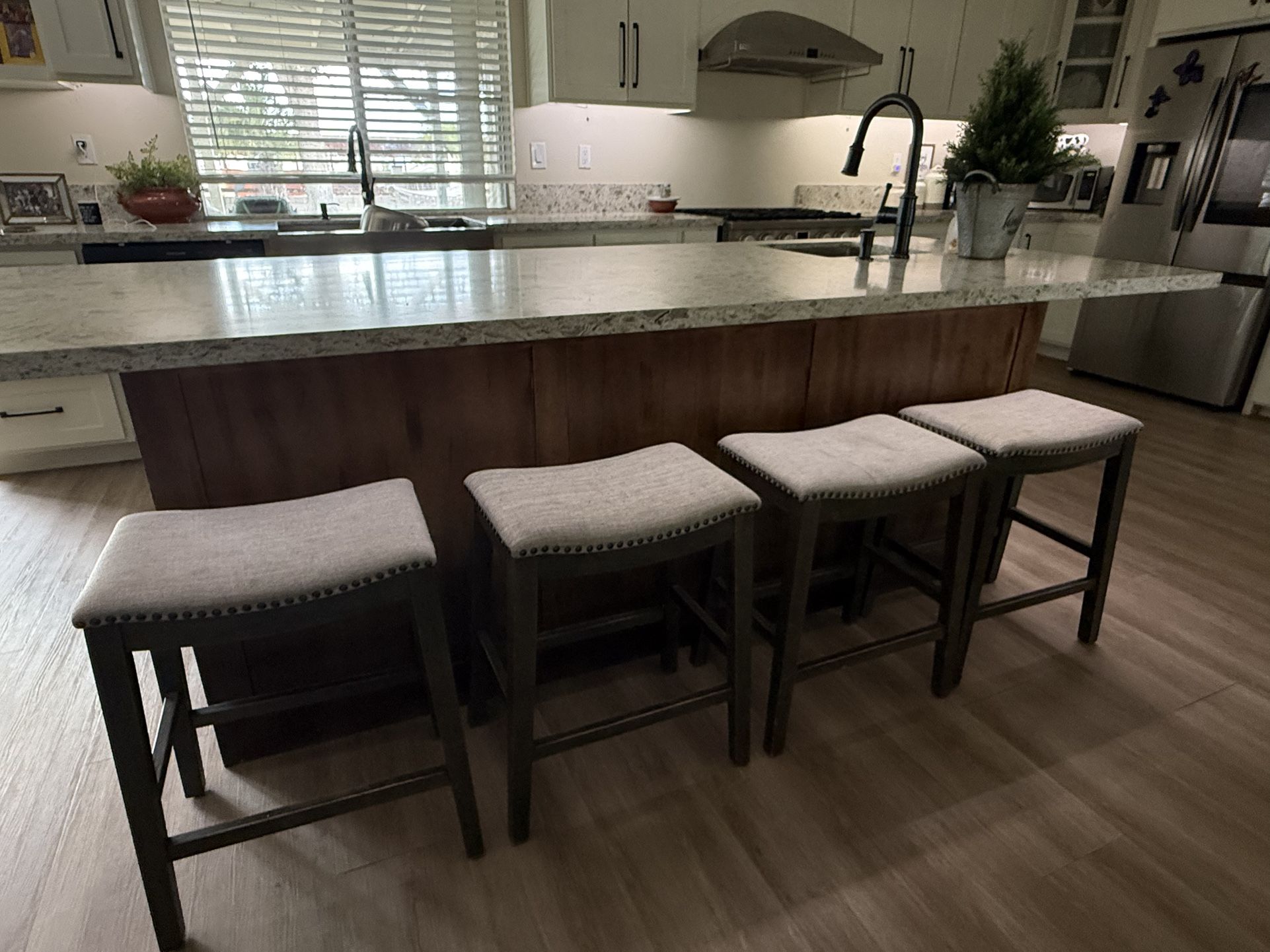 4 Bar Stools