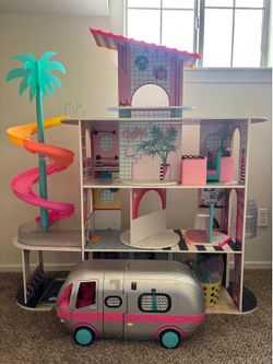 L.O.L. Surprise! OMG Fashion House Playset