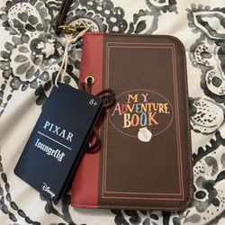 Loungefly Pixar UP Wristlet 