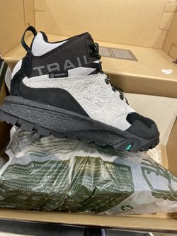 Size available 7,9.5,10