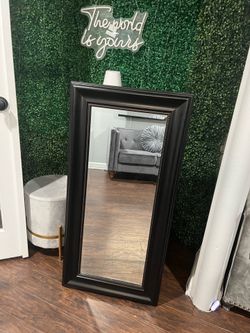 Wall mirror