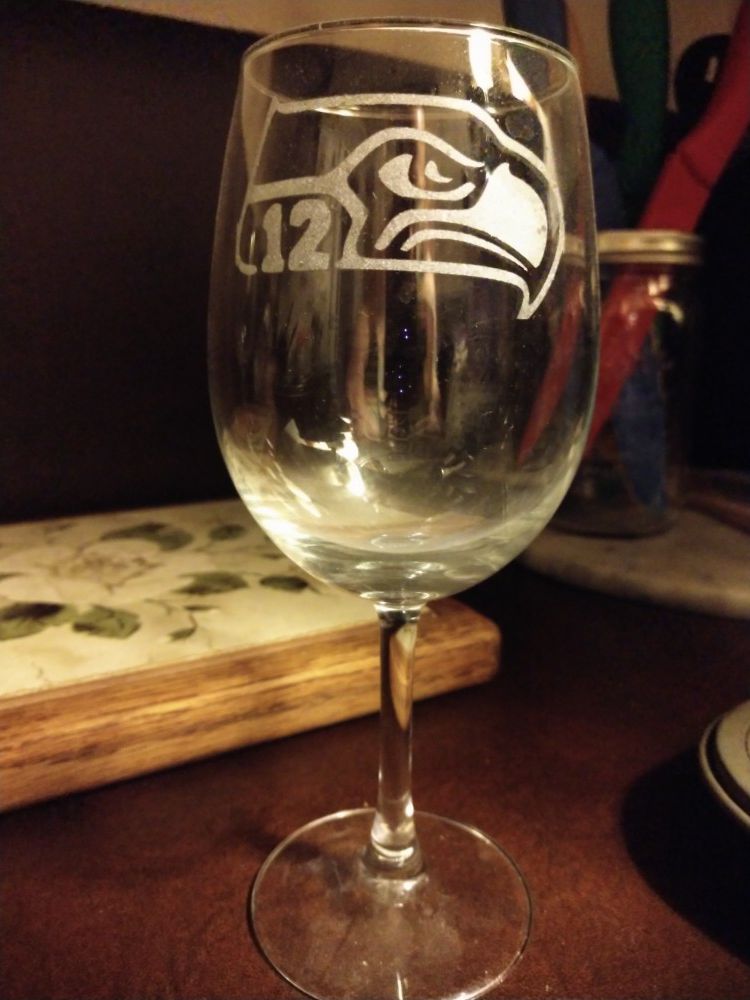 Seattle Seahawks 12 Man Etched Glass Collectable Wine Glasses