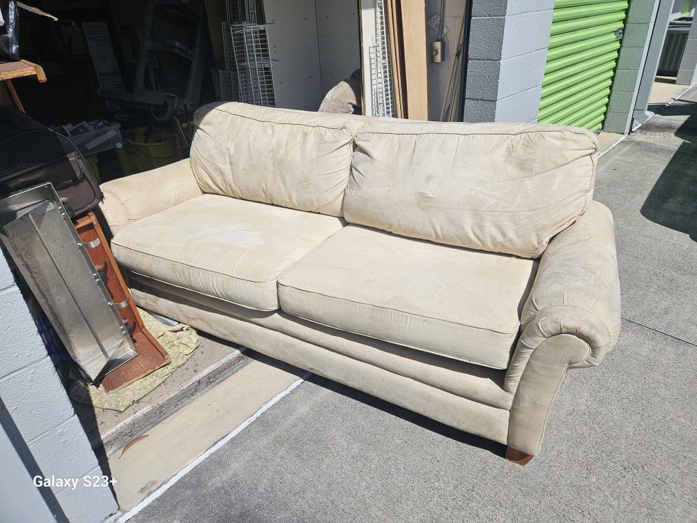 Sofa. La-Z-Boy Pull Out Sleper Sofa