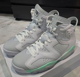 Air Jordan 6 Retro Mint Foam Sneakers women's 8.5