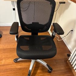 Hyken Ergonomic Mesh Swivel Chair