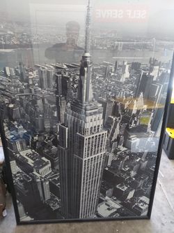 A large picture of The Empire State Building