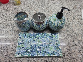Mosaic glass bathroom accessories set