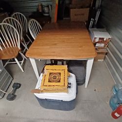 Dining Room Table W 4 Chairs 