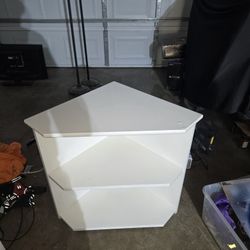 Free Corner Table 