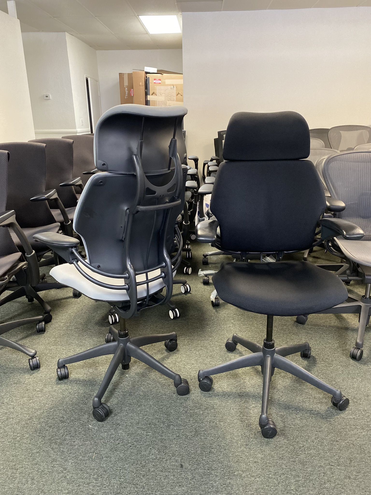 HUMANSCALE LIBERTY CHAIR FREEDOM CHAIR WITH HEADREST