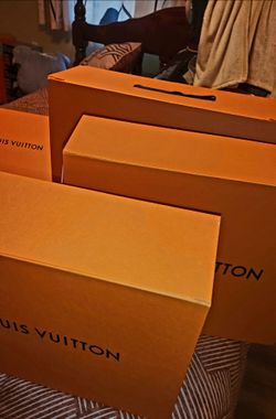 Louise Vouton/Gucci Boxes