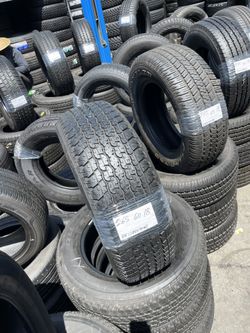 265/60/18 Bridgestone! Set of four tires installed and balanced ! Set De 4 Llantas Instaladas Y Balanceadas