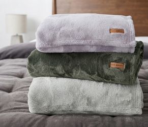 Lucky Brand King size plush blanket