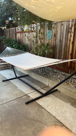 Double hammock with metal stand