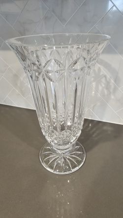 impressive 14-inch Waterford Crystal Balmoral Footed Vase.