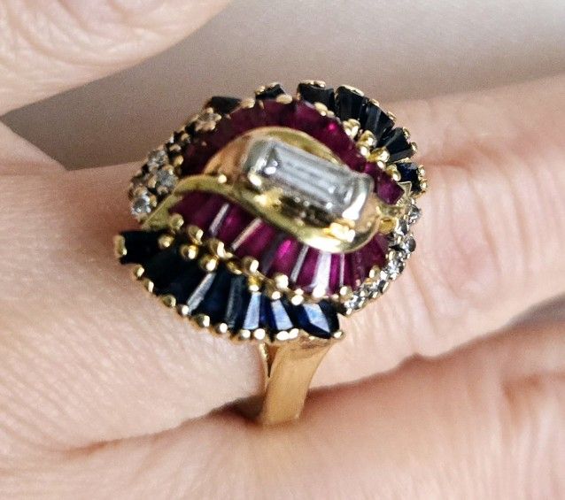 18k Gold Baguette Diamond Ring