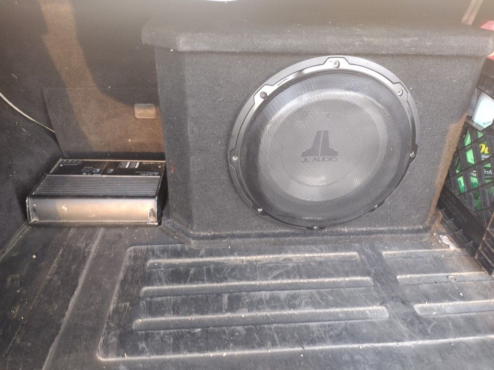 Jl Audio 10 Inch Sub In Wedge Box & Jl 600/1 Amp