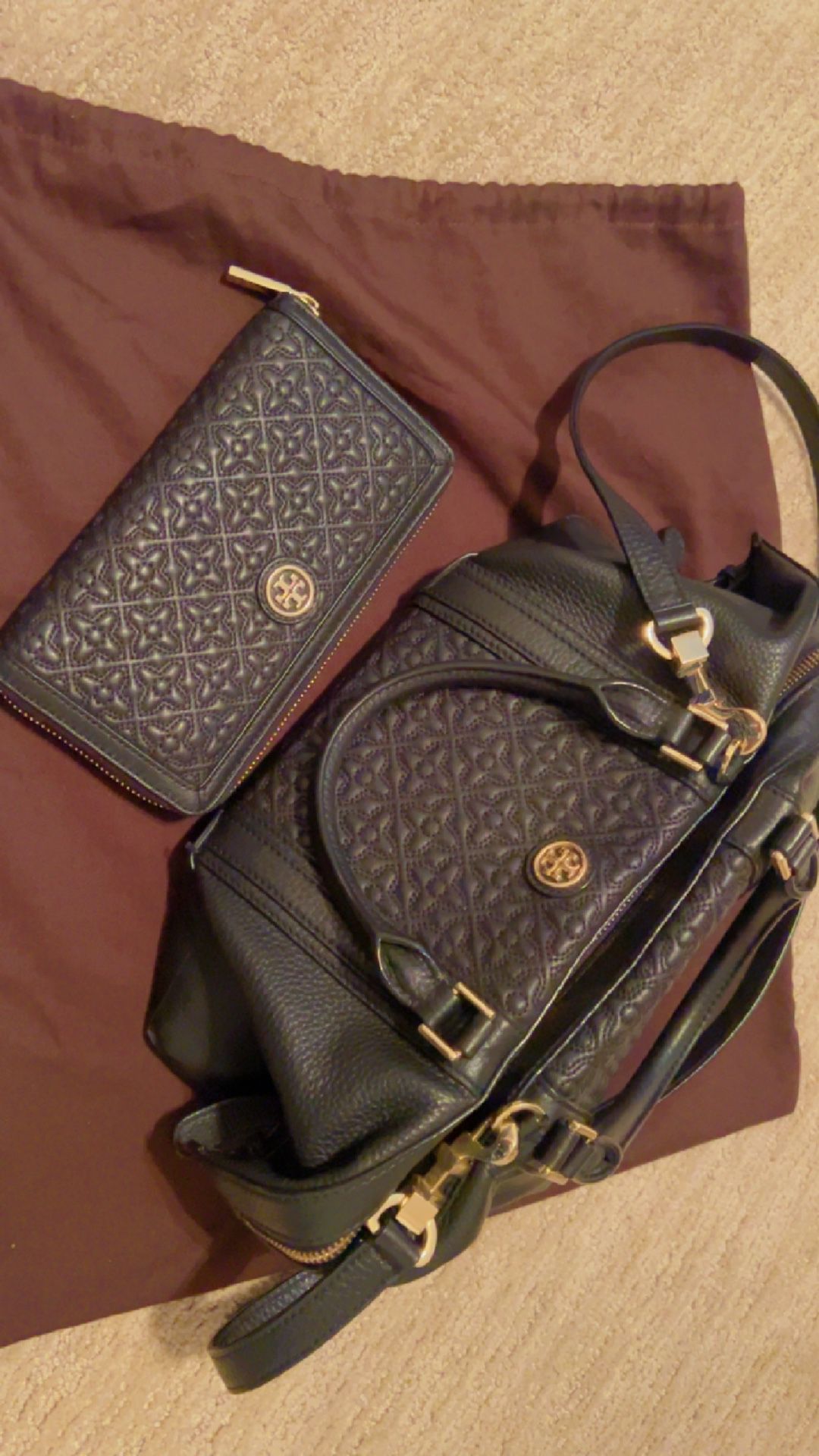 Tory Burch Bag And Wallet Value At $200 Selling It For $75