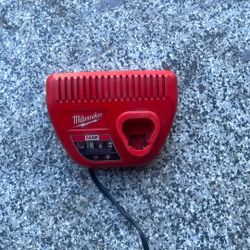 Milwaukee 12 V charger just like new
