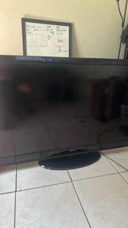60 in flat screen black sharp tv