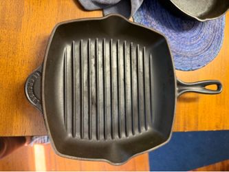 Le Creuset 10" Cast Iron Pan