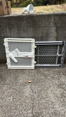 Baby/ pet gate