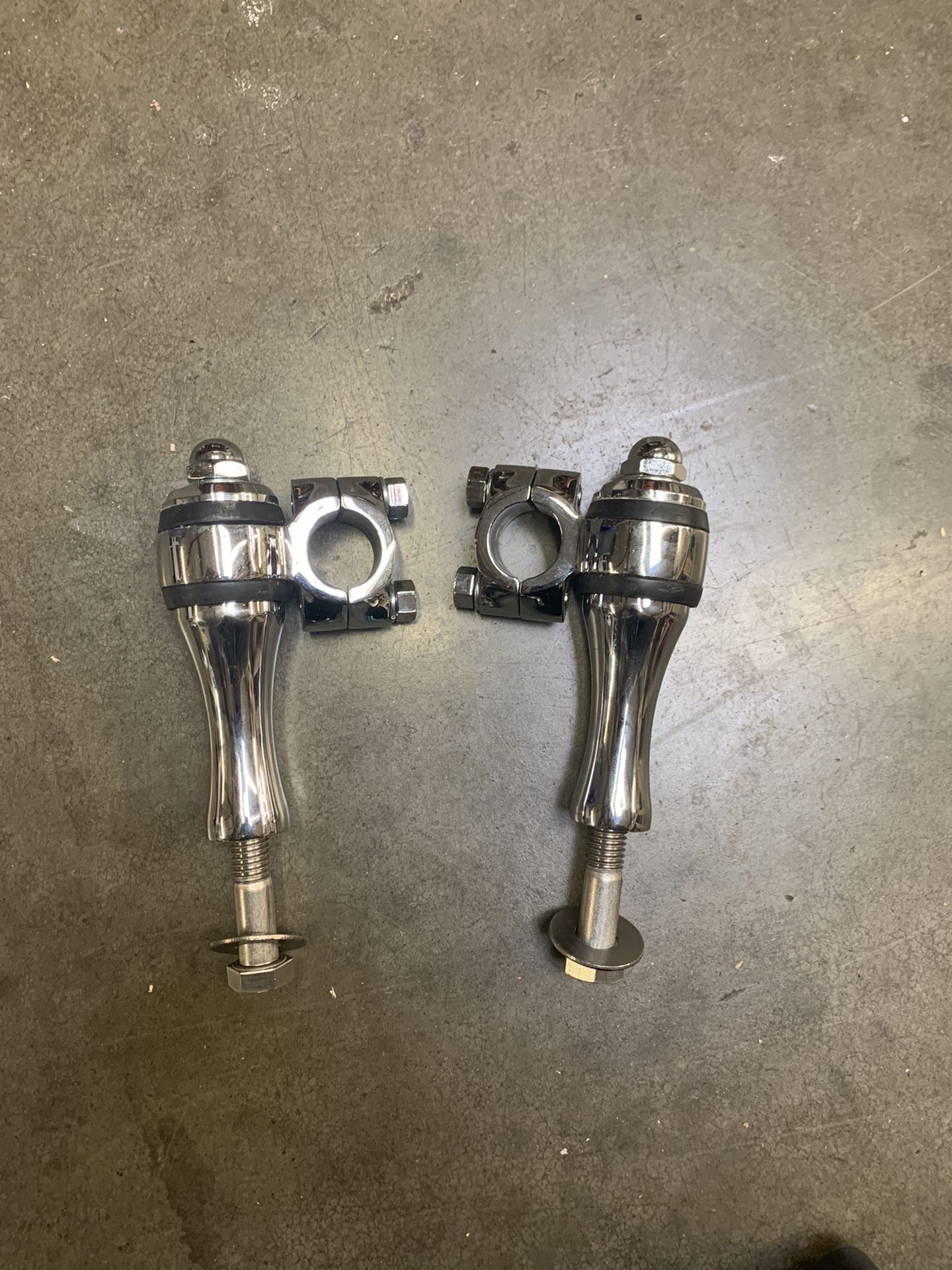 Flanders Style Offset Dog Bone Risers For Harleys