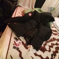 CANADA WEATHER GEAR WINTER COAT MEDIUM 
