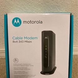 Motorola Cabel Modem and Netgear AC750 Dual Band Wifi Router - Used - Like New