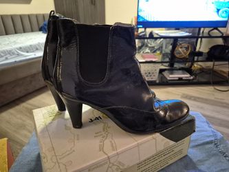 Black Boots Size 7.5