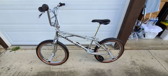 2024 hutch trickstar jdm serial 01!