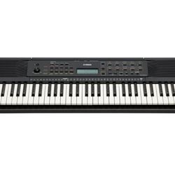 Yamaha Keyboard with Stand
