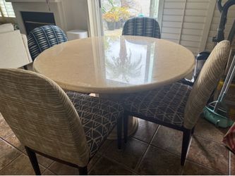 Round marble table