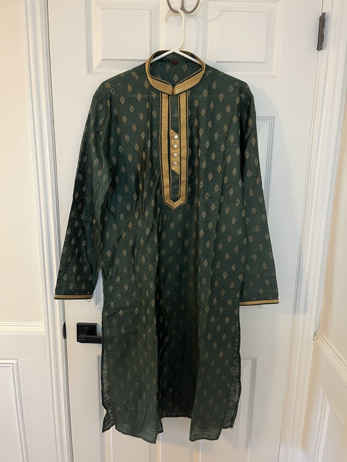Men’s Kurta with pyjama (Size 40/ large)