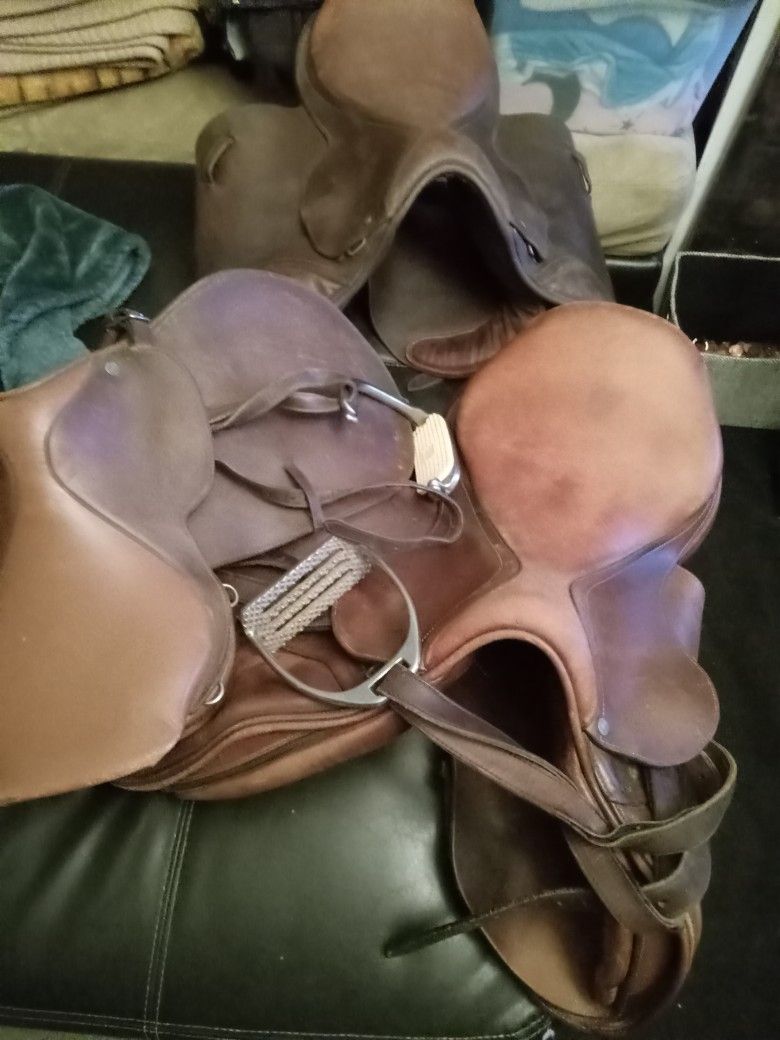 Good Condicion 3 Leather  Horse Saddle They Are In Perfect Condicion 150each. Or Beter Ofer 