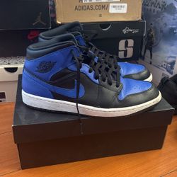 Jordan 1 Mid Hyper Royal