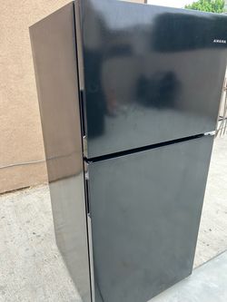 30x30x66 Amana Fridge Black 18cuft 3 Months Warranty