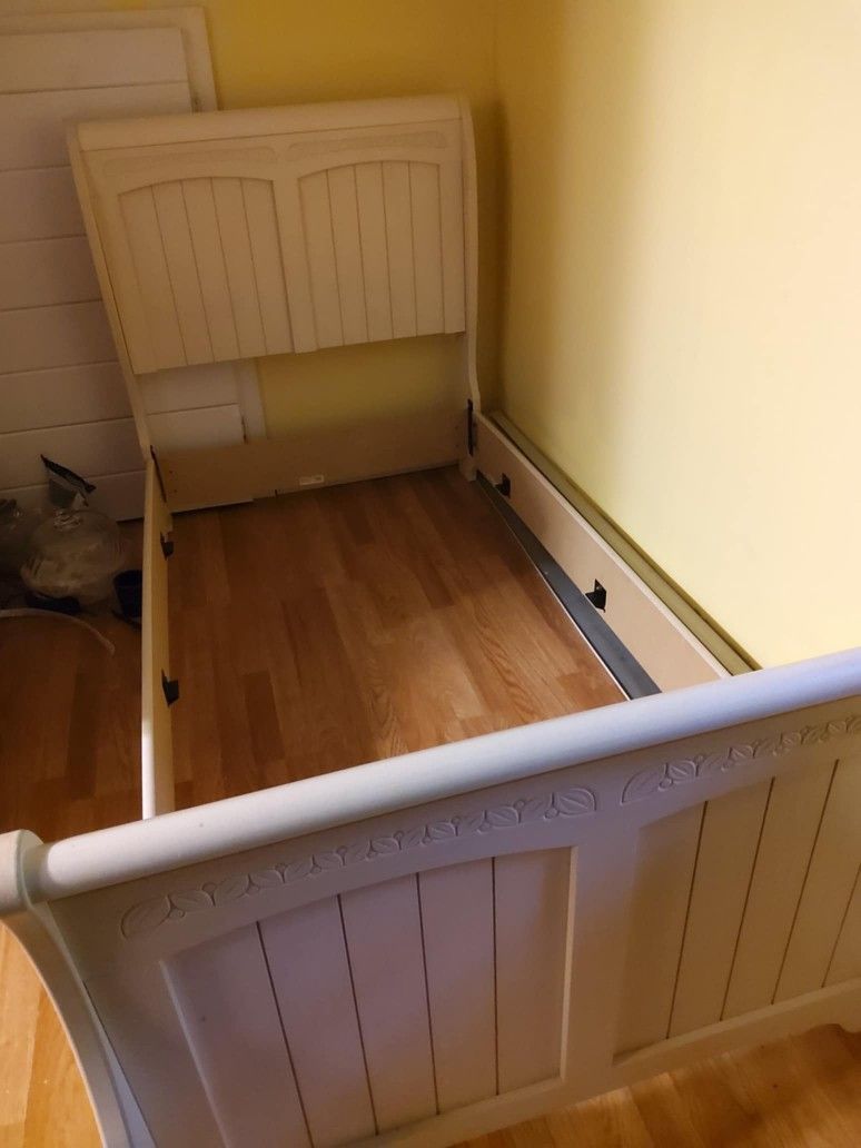 Twin Bed