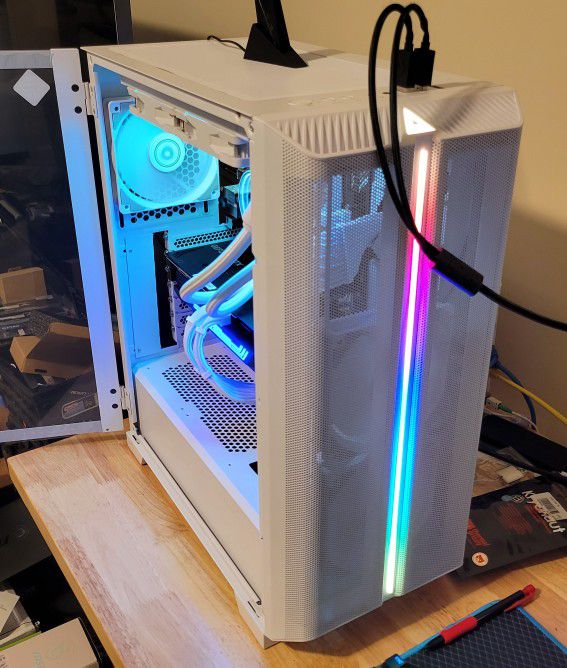 Gaming/Streaming/Editing Pc - RTX 3070ti and Ryzen 7 5700x - All white - Water Cooled - OBO