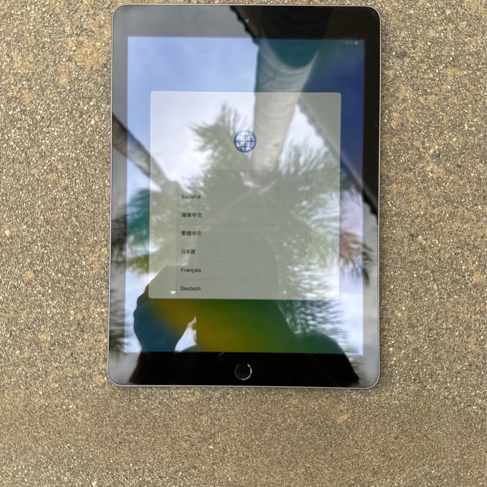 iPad 5th Gen -Unlocked