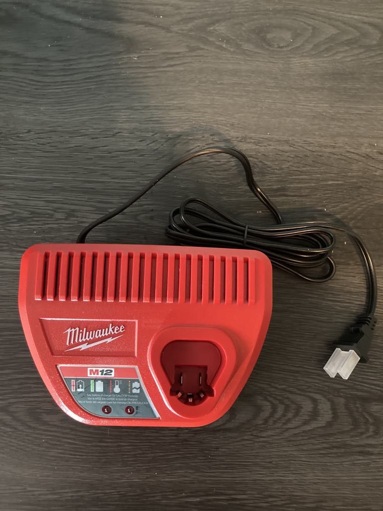 Milwaukee M12 Battery Charger