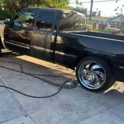 2003 Chevy Silverado Cat Eye Runs Good It Has 232 Miles Sale Or Trade  For Another Chevy 2500 Or Selling $6500