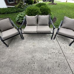 Outside Lawn/Patio Furniture Set